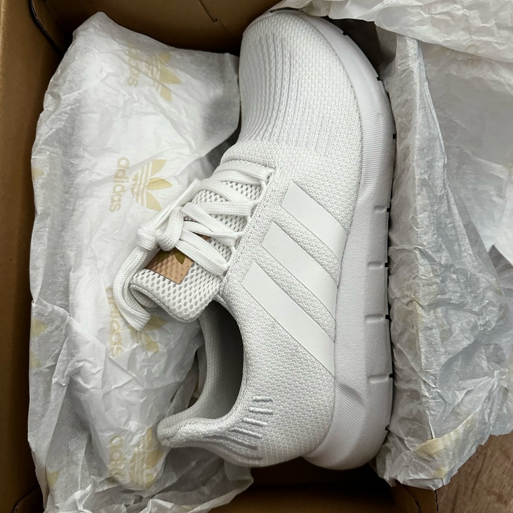 SOLD Adidas swift run
